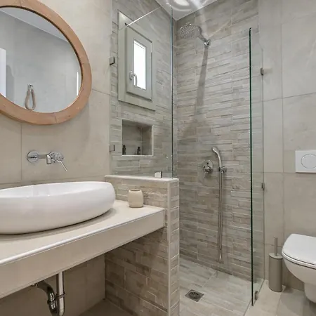 Ruby Of Naxos Apartman