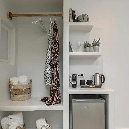 Ruby Of Naxos * Agios Prokopios (Naxos)